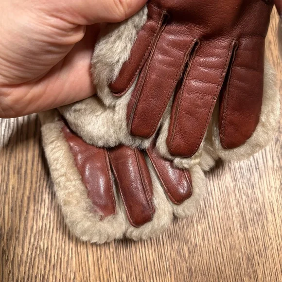 Vintage 60s 70s Dent's Leather Shearling Lined Fur Furry Tan Gloves Womens 6.5 - Picture 3 of 10